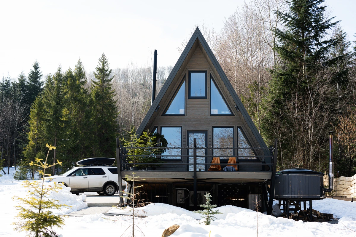 Assurance habitation pour habitats alternatifs : le cadre légal des tiny houses et yourtes