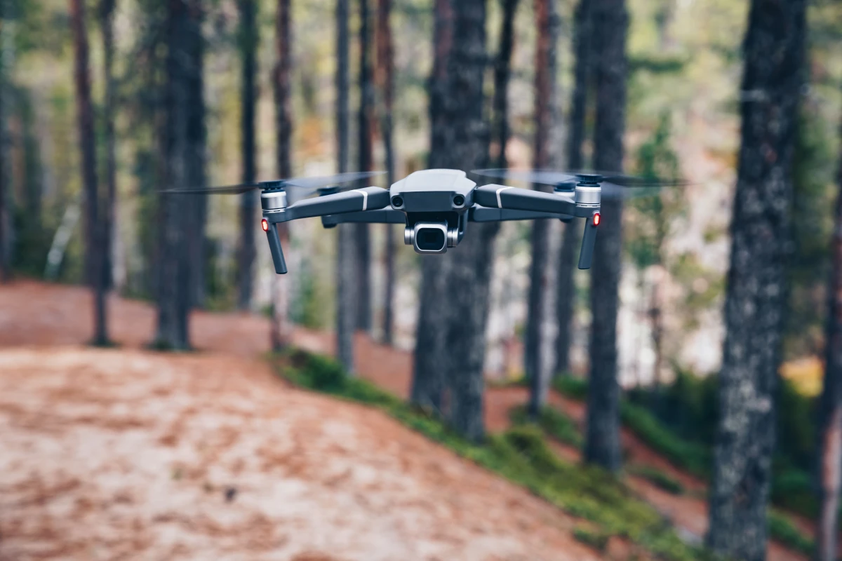 La responsabilité des pilotes de drones : un enjeu juridique majeur à l'ère du ciel connecté